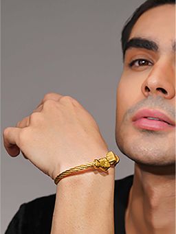 AANURA - 18K Gold-Plated Skull Cuff Waterproof Hypoallergenic Steel Bracelet