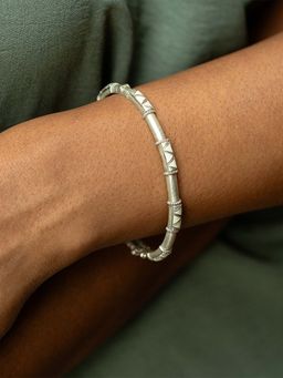 Shaya by CaratLane - Trikon Bracelet in Oxidised 925 Silver