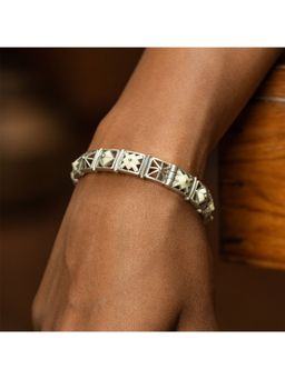 Shaya by CaratLane - Chaukhdi Bangle in Oxidised 925 Silver