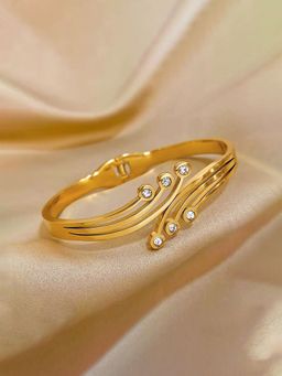 Jewels Galaxy - Gold Plated Stainless Steel Contemporary Anti Tarnish Geometric Bracelet