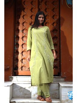 Gharana India - Women's Green Mul Cotton Chikankari Kurta with Pant