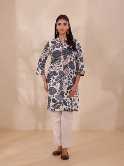 Suti - Women Blue Floral Printed Kurta