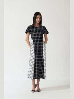 Muvazo - Noir Outline Edit Black Midi Dress