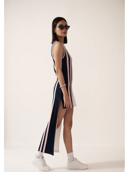 Muvazo - Blush Stripe Sporty Shift White Knee Length Dress