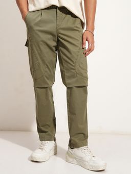 HIGHLANDER - Men Green Relaxed Fit Solid Cotton Lycra Cargo Pant