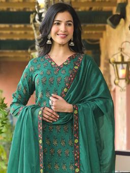Vaamsi - Green Viscose Rayon Floral Printed Straight Kurta Pant with Dupatta (Set of 3)