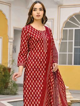 Vaamsi - Women Maroon Rayon Blend Ethnic Motifs Kurta Trouser & Dupatta (Set of 3)