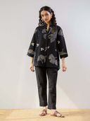 Black color option, Sold out, Currently selected