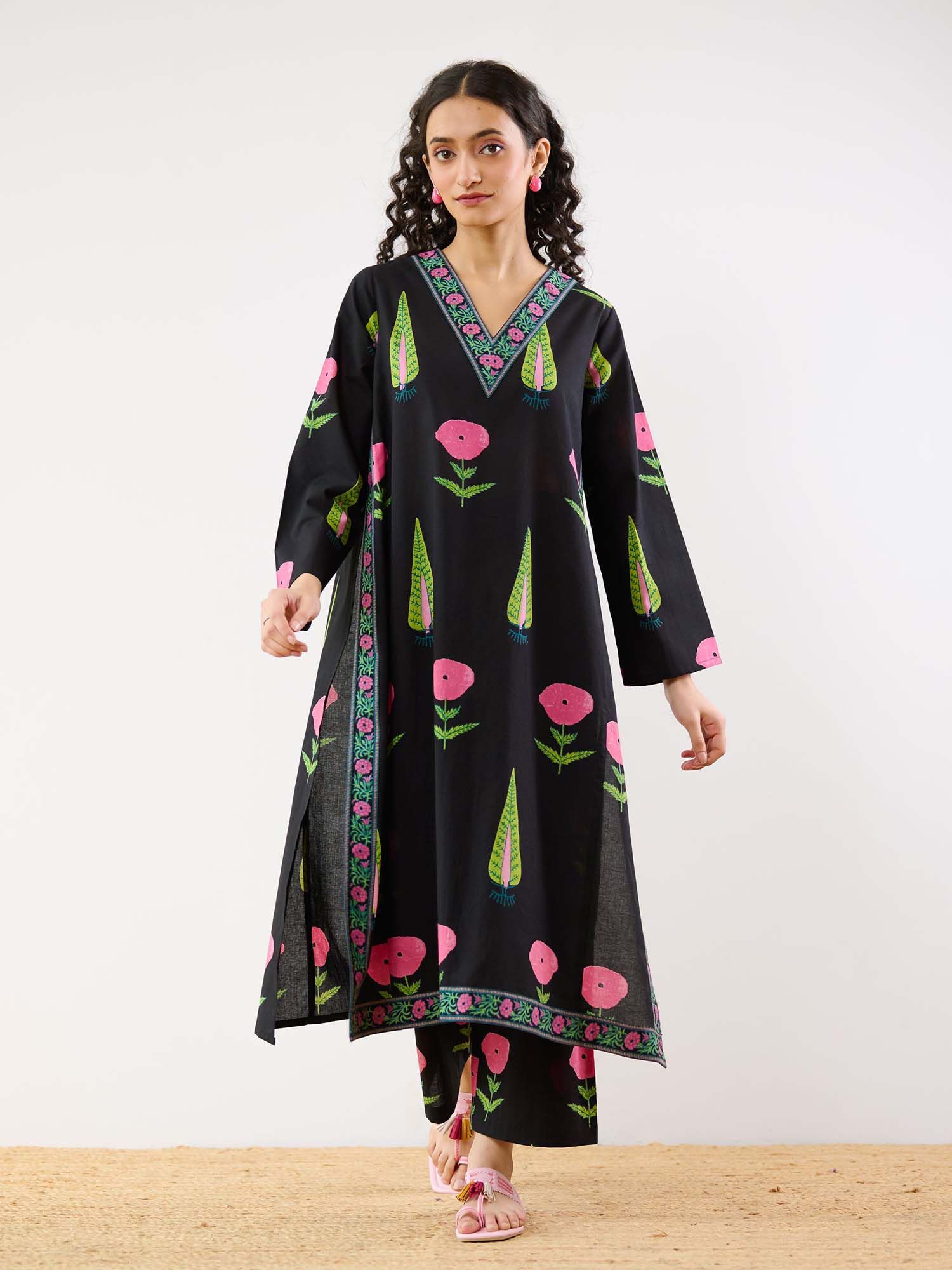 rustorange Black Begum’s Bagh Printed Kurta and Pant Co-ord (Set of 2)-picture-4
