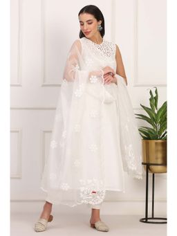 W - Pure Cotton Solid Round Neck Kurta with Pant and Dupatta (Set of 3)