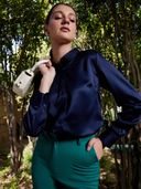 Navy Blue color option, Currently selected