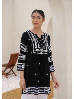 HOUSE OF KARI - Saba Embroidered Chikankari Short Kurti - Black and White
