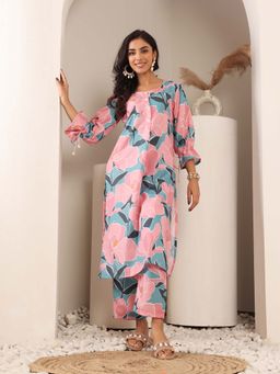 Varanga - Pink Floral Printed Kurta with Pant (Set of 2)