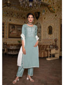 Green color option, Sold out, Currently selected