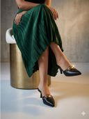 Black color option, Currently selected