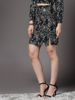 KASSUALLY - Black Foil Print Crepe Skirt