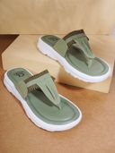 Green color option, Sold out, Currently selected