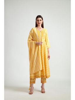 NEERU'S - Women Yellow Printed Kurta with Pant & Dupatta (Set of 3)