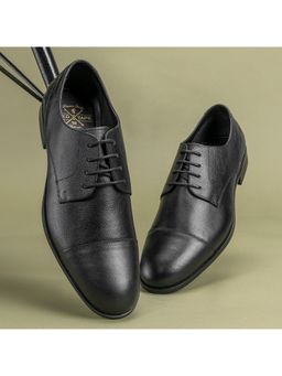 Red Tape - Men Solid Black Formal Derbies