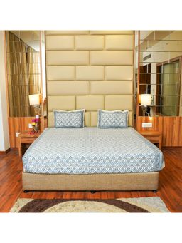 Videksha Home & Lifestyle - Charming Coastal Bedsheet (King)