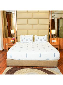 Videksha Home & Lifestyle - Frozen Dream Bedsheet (King)