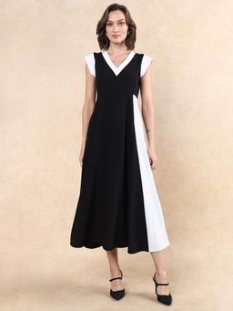 RAREISM - Bhinua Primary Black Straight Midi Dress
