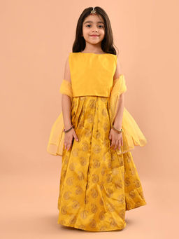 Lilpicks - Woven Sleeveless Flared Lehenga Choli With Dupatta-Yellow (Set of 3)