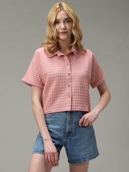 Outzidr - Pink Cropped Flowy Vacay Shirt