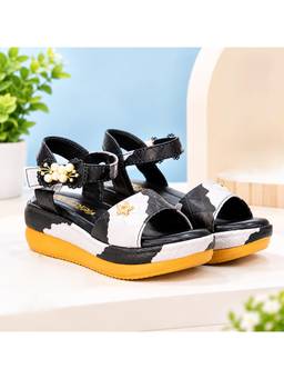 FREEPLAY - Girls Printed Bow Detailed Comfort Black Sandals