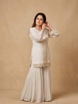 Doree By Rinkie - Women Cotton White Embroidered Kurta with Sharara