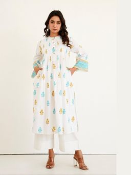 Tara-C-Tara - White Cotton Slub Buti Print Kurta with Pant