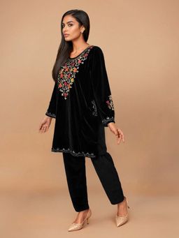 trueBrowns - Black Velvet Embroidered Kurti with Pant (Set of 2)