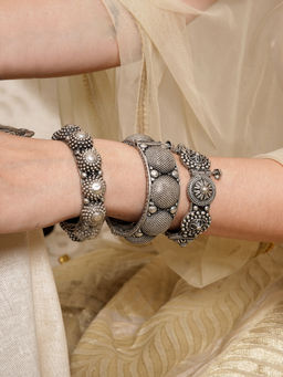 Teejh - Jaasritha Stacked Bracelet (Set Of 3)