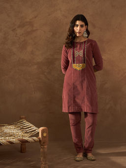 STADO - Fuchsia Mauve Embroidered Kurta and Pant (Set of 2)