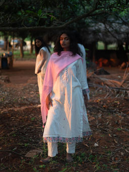 Label Earthen - Ivory Hand Embroidery Detailing Kurta and Trouser (Set of 2)