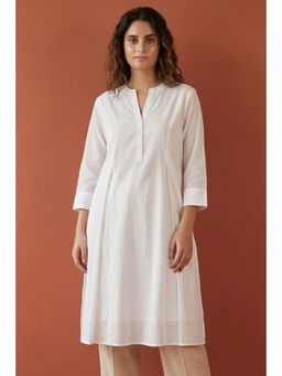 First Resort by Ramola Bachchan - White Straight Kurta
