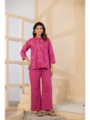 Pink color option, Currently selected