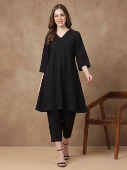 Black & Blah Blah - Women's Viscose Rayon Solid Black Kurta With Pant