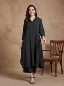 Black color option, Sold out, Currently selected