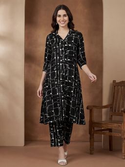 Black & Blah Blah - Women's Viscose Rayon Printed Black Kurta With Pant