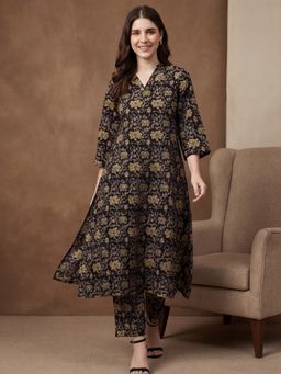 Black & Blah Blah - Women Floral Black Kurta With Pant