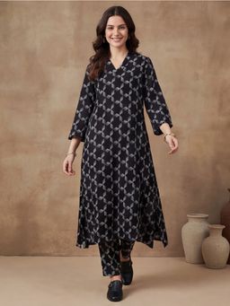 Black & Blah Blah - Women's Viscose Rayon Geometric Black Kurta With Pant