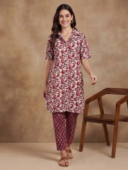 Black & Blah Blah - Women Pure Cotton Paisley Maroon Kurta With Pant