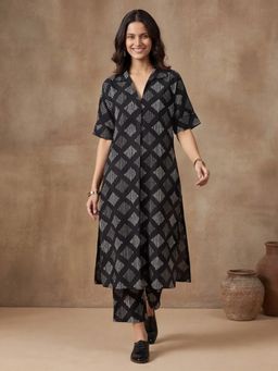 Black & Blah Blah - Women Pure Cotton Geometric Black Kurta With Pant