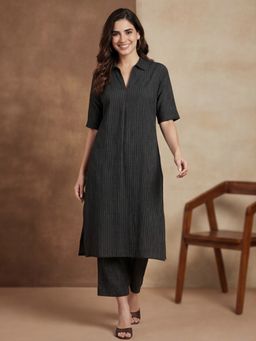Black & Blah Blah - Women Pure Cotton Stripes Black Kurta With Pant