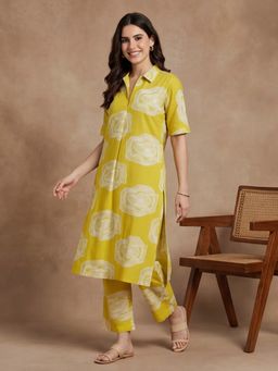Black & Blah Blah - Women Pure Cotton Floral Yellow Kurta With Pant