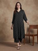Black color option, Sold out, Currently selected