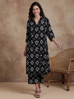 Black & Blah Blah - Women Viscose Rayon Printed Black Kurta With Pant