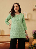 Green color option, Sold out, Currently selected