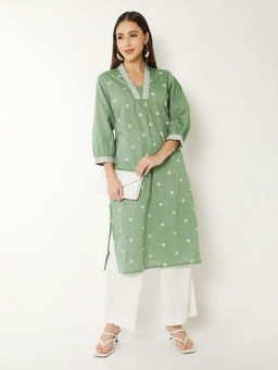 max - Women Green Embroidered Thread Work Kurta